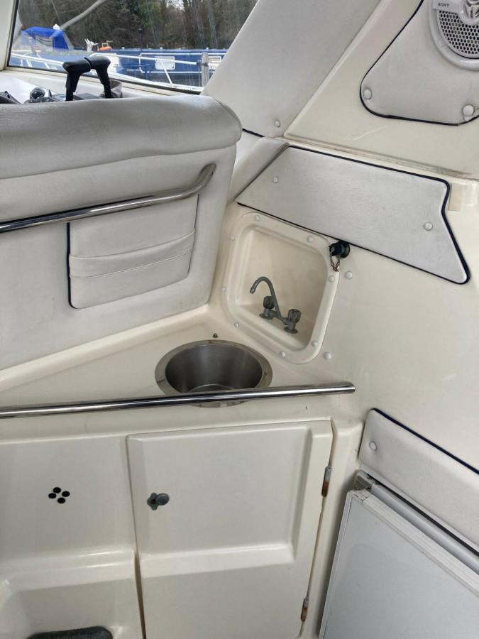 Hotel Luxury Boat à Chertsey Extérieur photo